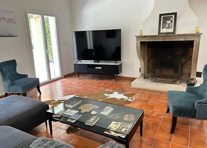 Villa De Charme En Campagne Avec Piscine Privee Et Nature Luxuriante
