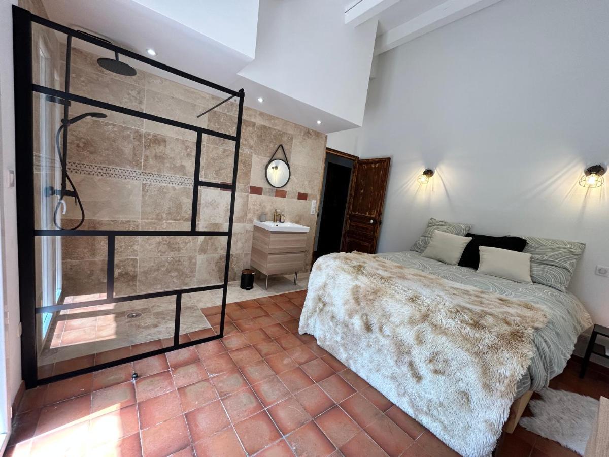 De Charme En Campagne Avec Piscine Privee Et Nature Luxuriante Villa Le Beausset
